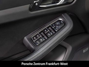 Porsche Macan — photo 22