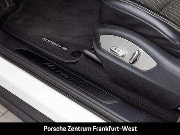 Porsche Macan — photo 24