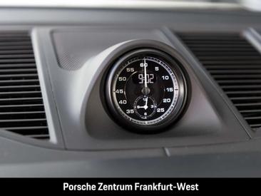 Porsche Macan — photo 30