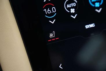 Porsche Taycan — photo 16