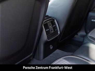 Porsche Macan — photo 33