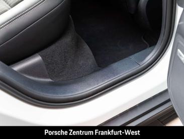 Porsche Macan — photo 37
