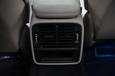 Porsche Taycan — photo 26