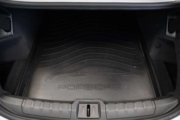 Porsche Taycan — photo 28