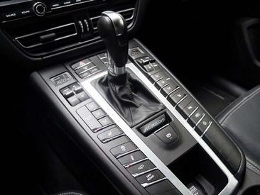 Porsche Macan I GTS — photo 11