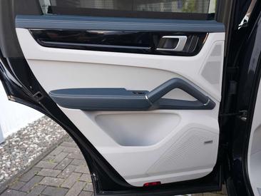 Porsche Cayenne E-Hybrid — photo 47