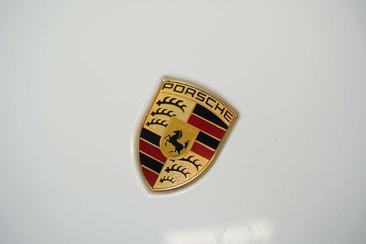 Porsche Taycan — photo 35
