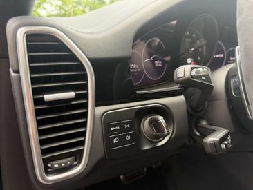 Porsche Cayenne GTS — photo 40