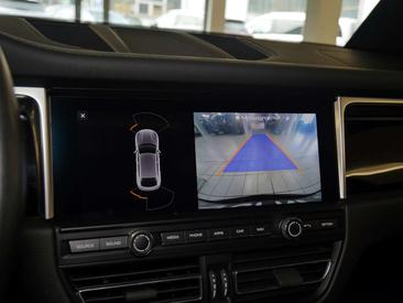 Porsche Macan I S — photo 16