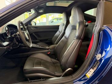 Porsche 911 Carrera GTS — photo 13