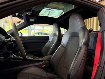 Porsche 911 Carrera GTS — photo 14