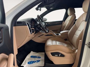 Porsche Cayenne E-Hybrid — photo 9