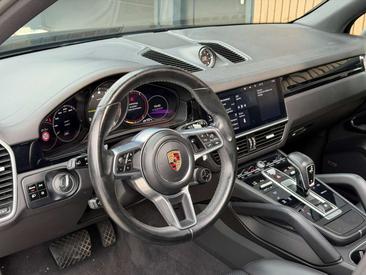Porsche Cayenne E-Hybrid — photo 16