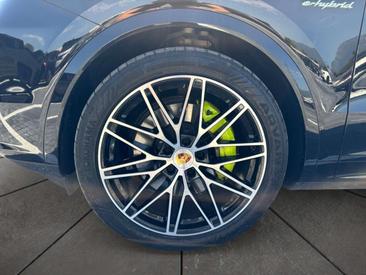 Porsche Cayenne E-Hybrid — photo 9