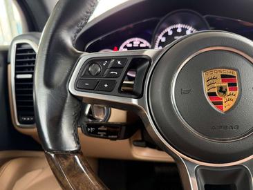 Porsche Cayenne E-Hybrid — photo 15