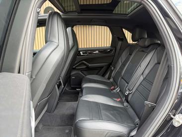 Porsche Cayenne E-Hybrid — photo 18