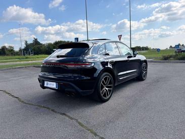 Porsche Macan — photo 5
