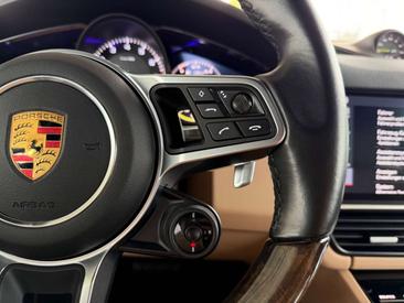 Porsche Cayenne E-Hybrid — photo 16