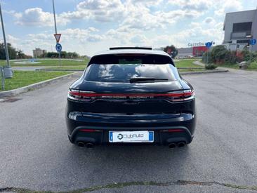 Porsche Macan — photo 6