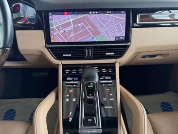Porsche Cayenne E-Hybrid — photo 18