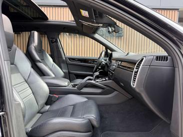 Porsche Cayenne E-Hybrid — photo 20