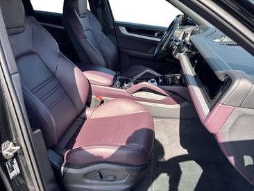 Porsche Cayenne E-Hybrid — photo 15