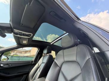 Porsche Macan — photo 11