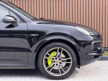 Porsche Cayenne E-Hybrid — photo 22