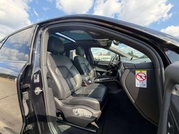Porsche Macan — photo 13