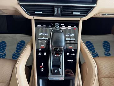 Porsche Cayenne E-Hybrid — photo 22