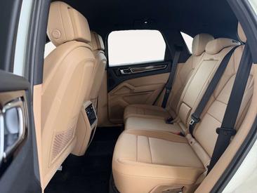 Porsche Cayenne E-Hybrid — photo 23