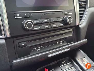 Porsche Macan I GTS — photo 24