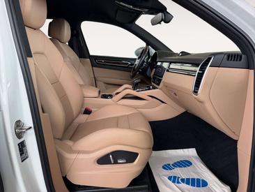 Porsche Cayenne E-Hybrid — photo 33