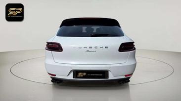 Porsche Macan — photo 6
