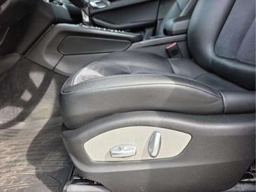 Porsche Macan — photo 11