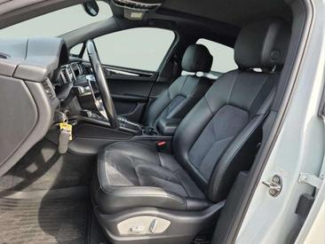 Porsche Macan — photo 12