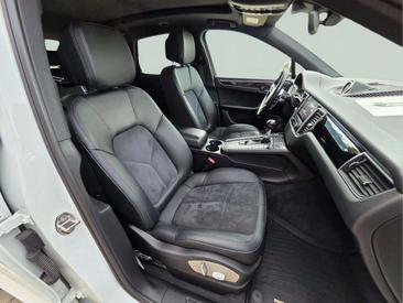 Porsche Macan — photo 22