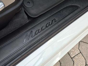 Porsche Macan — photo 23