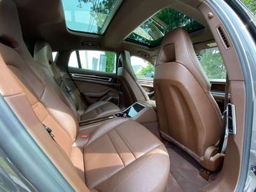 Porsche Panamera 4S — photo 14