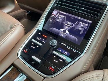 Porsche Panamera 4S — photo 15