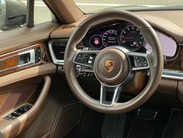 Porsche Panamera 4S — photo 17