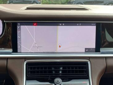 Porsche Panamera 4S — photo 19