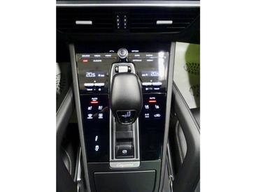 Porsche Cayenne Turbo — photo 14