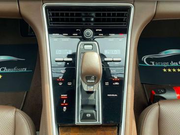 Porsche Panamera 4S — photo 23