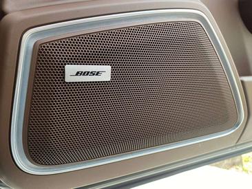 Porsche Panamera 4S — photo 25