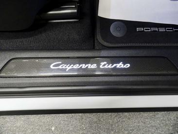 Porsche Cayenne Turbo — photo 18