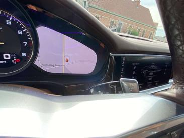 Porsche Panamera 4S — photo 28