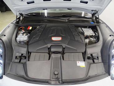 Porsche Cayenne Turbo — photo 24