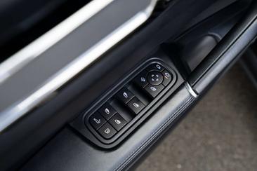 Porsche Cayenne E-Hybrid — photo 24