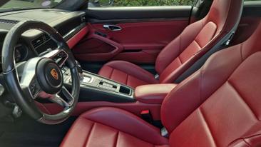 Porsche 911 Carrera 4 — photo 26